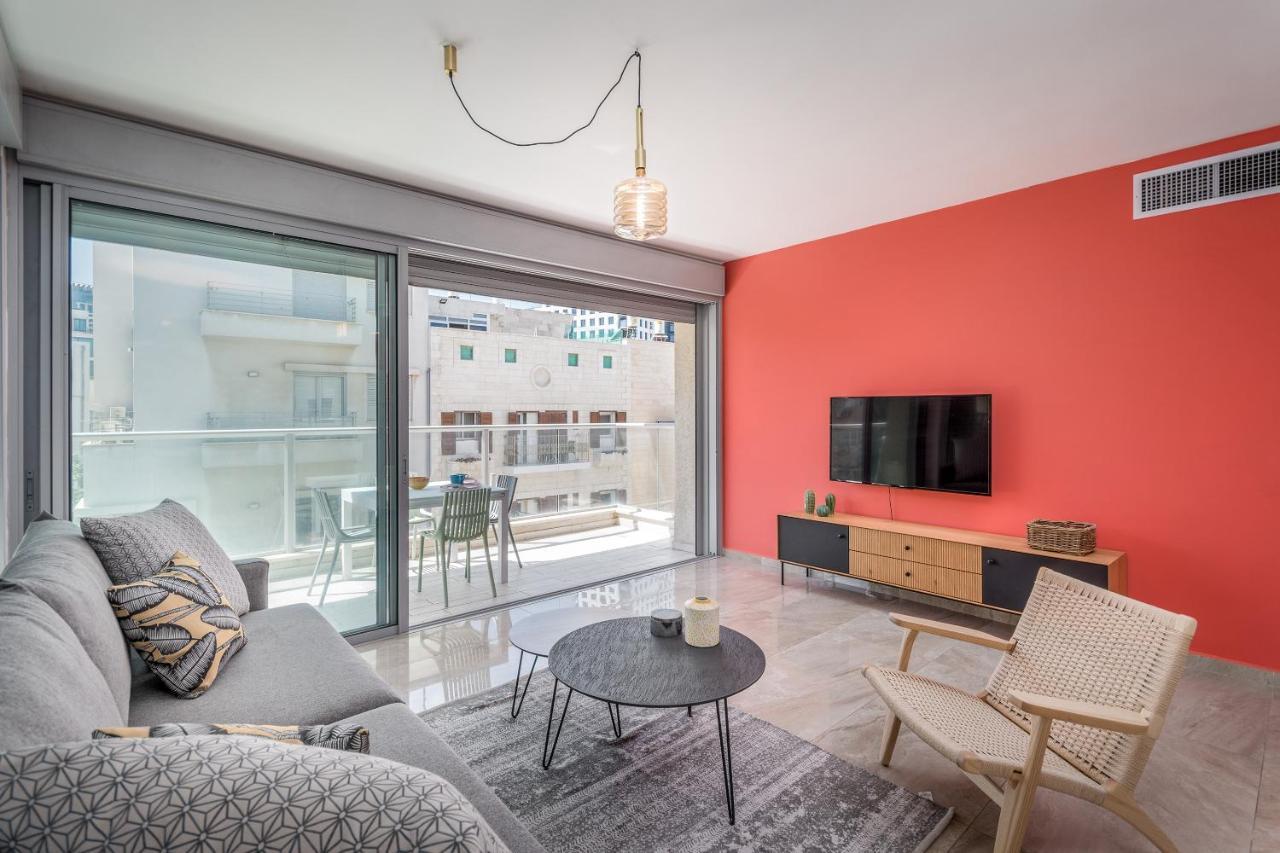 3 Bedrooms Apt Balcony & Parking Near Banana Beach Tel Aviv Exterior foto