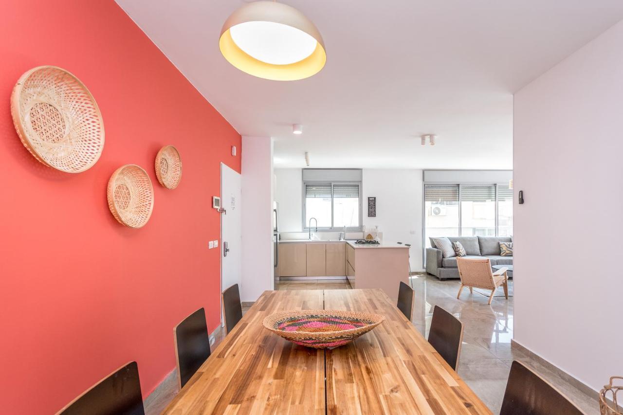 3 Bedrooms Apt Balcony & Parking Near Banana Beach Tel Aviv Exterior foto
