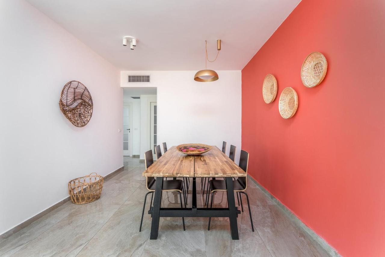 3 Bedrooms Apt Balcony & Parking Near Banana Beach Tel Aviv Exterior foto